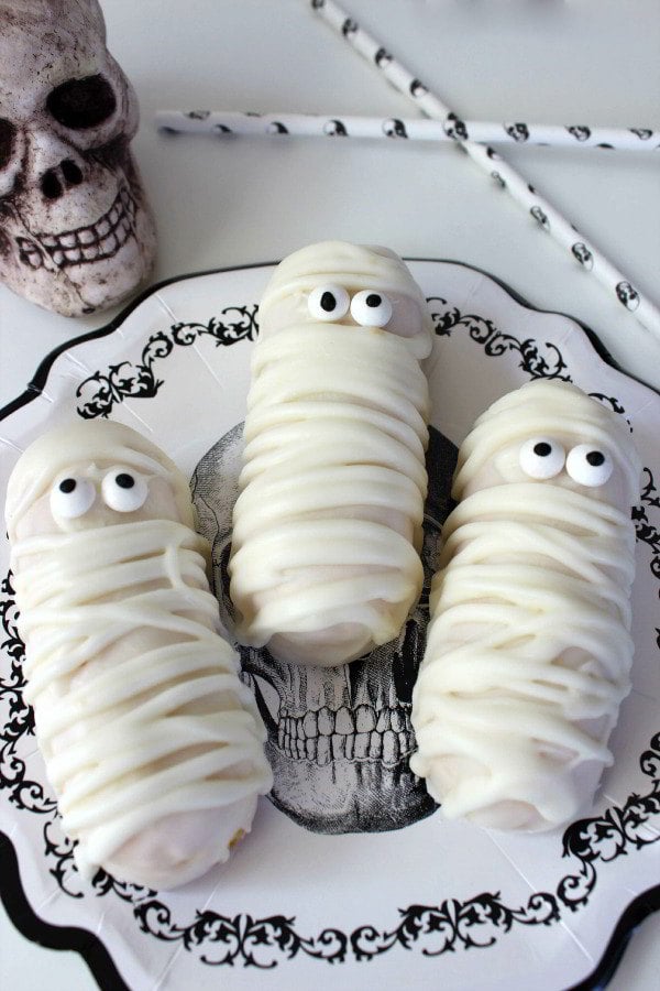 12.huong-dan-cach-lam-banh-quy-hinh-xac-uop-halloween-2-sharoncuneta.com