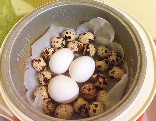 3.meo-hay-cach-luoc-trung-khong-can-nuoc-1-sharoncuneta.com