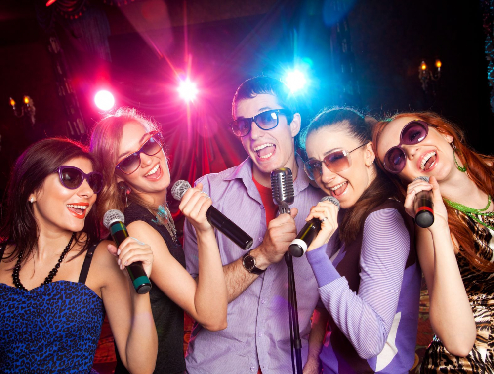 2.ca-tinh-cua-ban-qua-viec-hat-karaoke-1-sharoncuneta.com