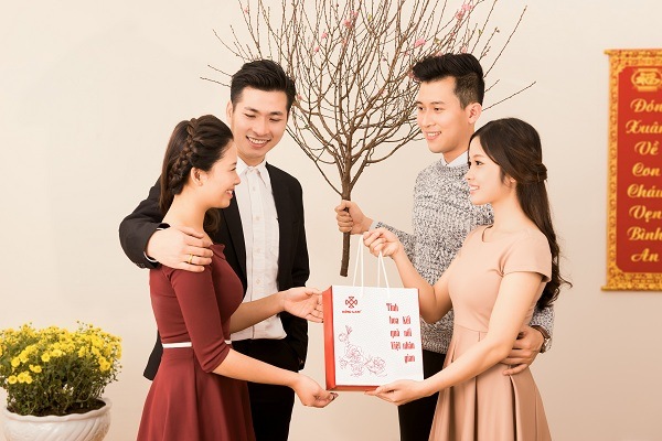 4.chon-nguoi-xong-dat-mo-hang-cho-gia-chu-tuoi-ky-ty-2-sharoncuneta.com