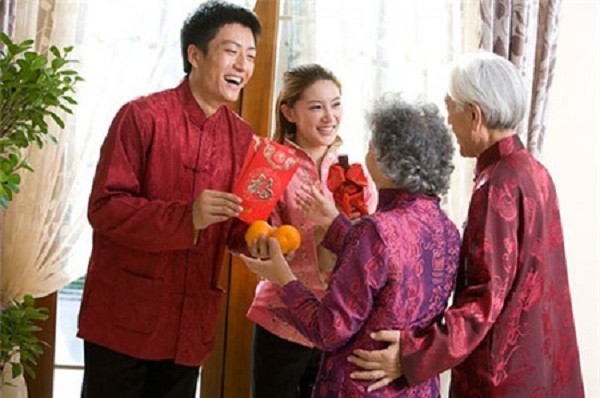 5.chon-nguoi-xong-dat-mo-hang-cho-gia-chu-tuoi-nham-ngo-1-sharoncuneta.com