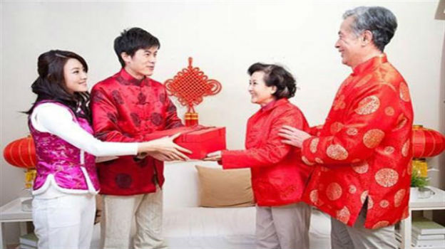 24.chon-nguoi-xong-dat-mo-hang-cho-gia-chu-tuoi-mau-tuat-1-sharoncuneta.com (1)