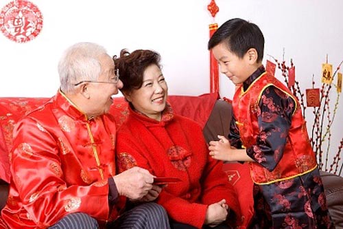 24.chon-nguoi-xong-dat-mo-hang-cho-gia-chu-tuoi-mau-tuat-2-sharoncuneta.com (1)