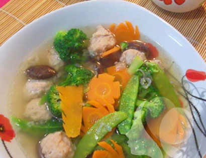 20.cong-thuc-nau-mon-canh-moc-nau-rau-cu-thom-ngon-cho-mua-he-sharoncuneta.com