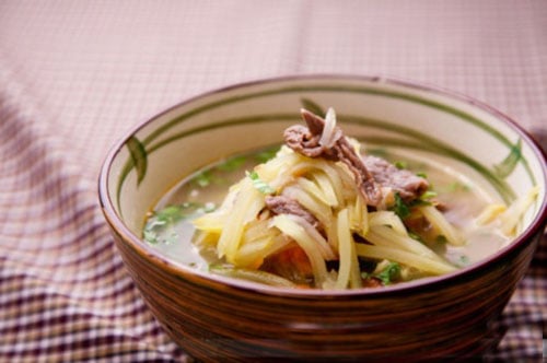 39.cong-thuc-nau-canh-thit-bo-xoai-xanh-thom-mat-cho-ngay-he-sharoncuneta.com