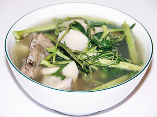 45.cong-thuc-nau-canh-rau-rut-nau-khoai-so-thom-mat-cho-ngay-he-sharoncuneta.com
