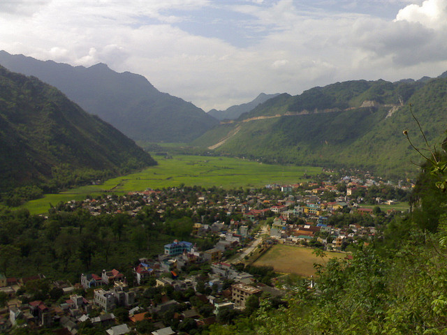11.nhung-dia-diem-du-lich-o-hoa-binh-trong-ngay-30-4-1-5-1-sharoncuneta.com