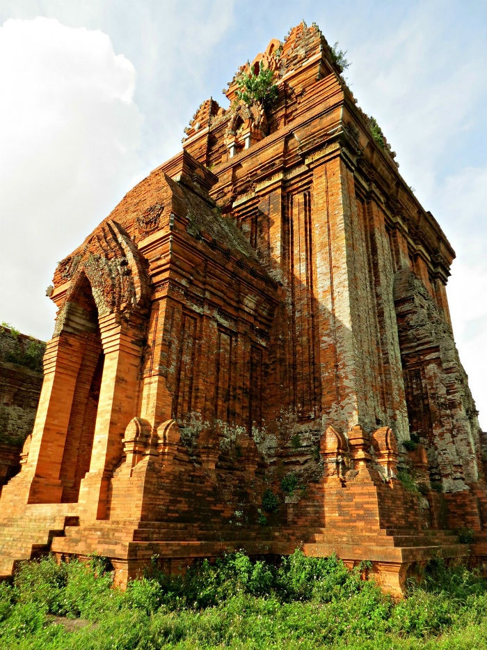 12.nhung-dia-diem-du-lich-o-quy-nhon-trong-ngay-30-4-1-5-3-sharoncuneta.com