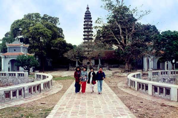 6.nhung-dia-diem-du-lich-o-nam-dinh-trong-ngay-30-4-1-5-2-sharoncuneta.com
