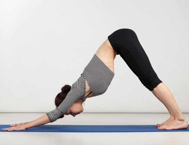 12.dong-tac-yoga-nao-giup-tot-cho-he-xuong-khop-hieu-qua-2-sharoncuneta.com