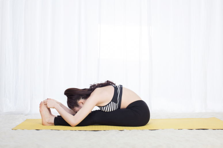1.dong-tac-yoga-nao-chua-dau-dau-hieu-qua-4-sharoncuneta.com