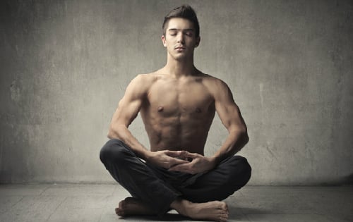 24.nhung-luu-y-khi-tap-yoga-cho-dan-ong-2-sharoncuneta.com