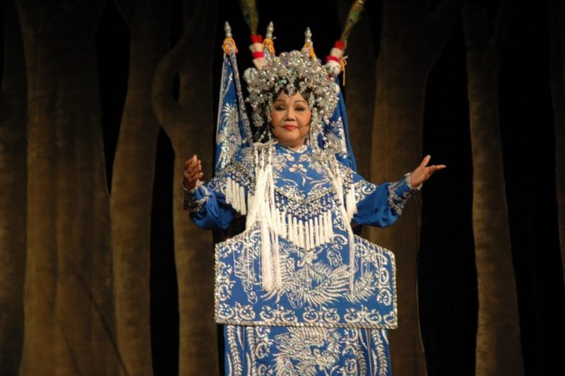 23.ngoc-giau-la-ai-tieu-su-su-nghiep-sharoncuneta.com