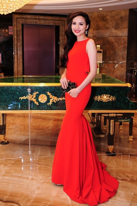 4.khi-my-nhan-viet-lan-dau-mac-dam-duoi-ca-6-sharoncuneta.com