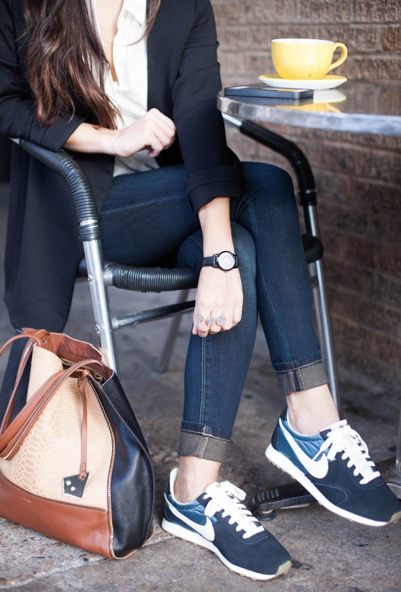 6.meo-phoi-do-voi-giay-sneaker-1-sharoncuneta.com
