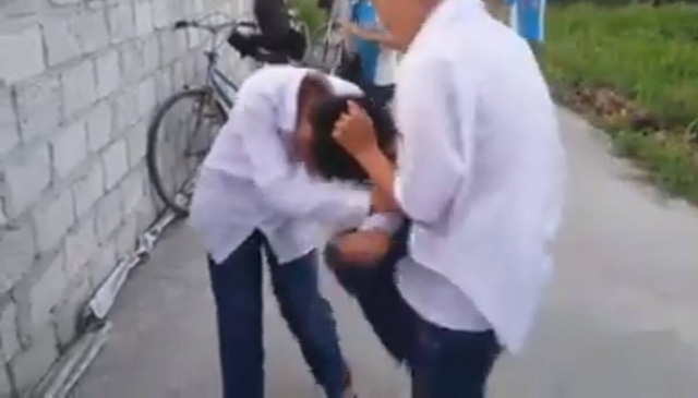 hai-duong-nam-sinh-bi-dan