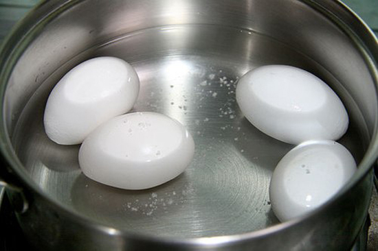 cach-luoc-trung-vit-lon-ngon