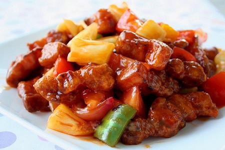 ngay-8-3