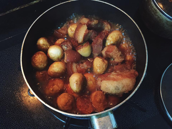 thit-kho-trung-cut