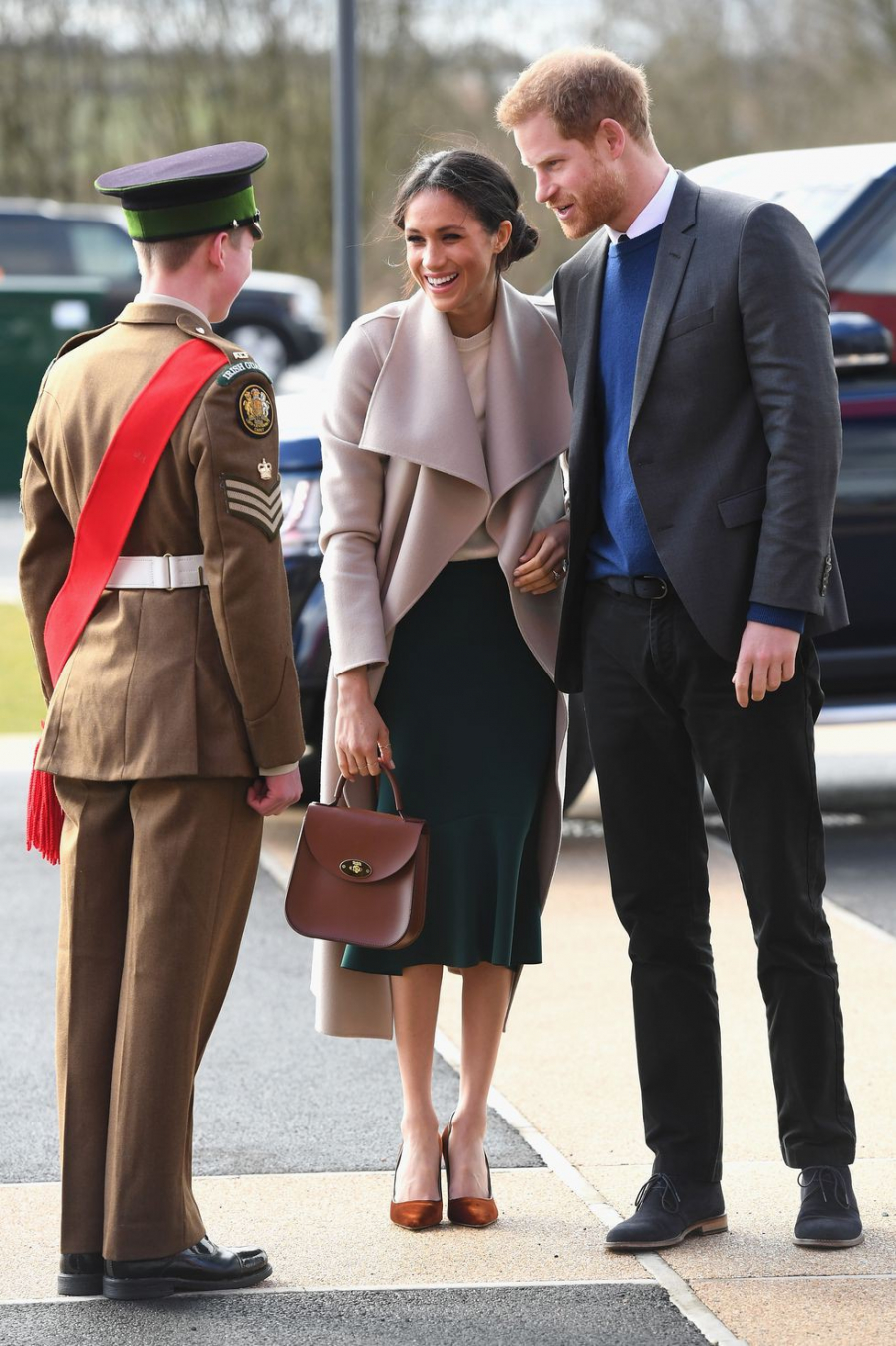 Meghan Markle diện giày kín ngón trong Shbet999 com đăng nhập rất lịch thiệp