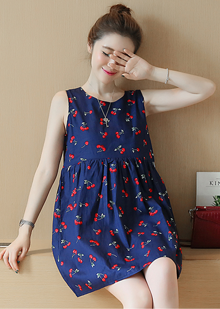 Dáng váy kết với với họa tiết Cherry đỏ rất dễ thương