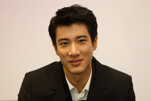 Wang+Leehom+My+Lucky+Star+Premieres+Singapore+0_v7w2Z63q0l