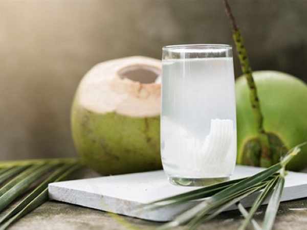 loi-ich-khi-uong-nuoc-dua-luc-doi-bung