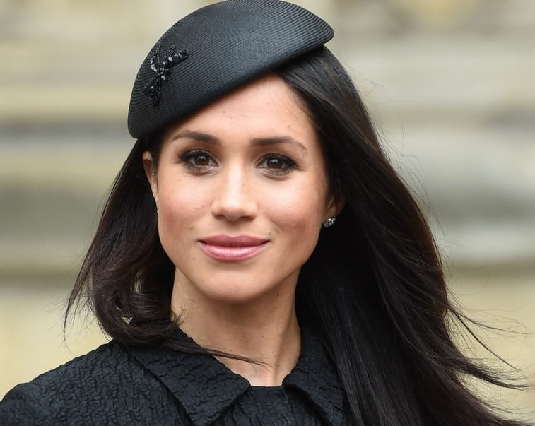 Tháng 4 năm 2018, một tháng trước Quatrian shbet hiện đang mở, Meghan Markle tiếp tục xuất hiện rạng ngời với kiểu makeup quen thuộc.