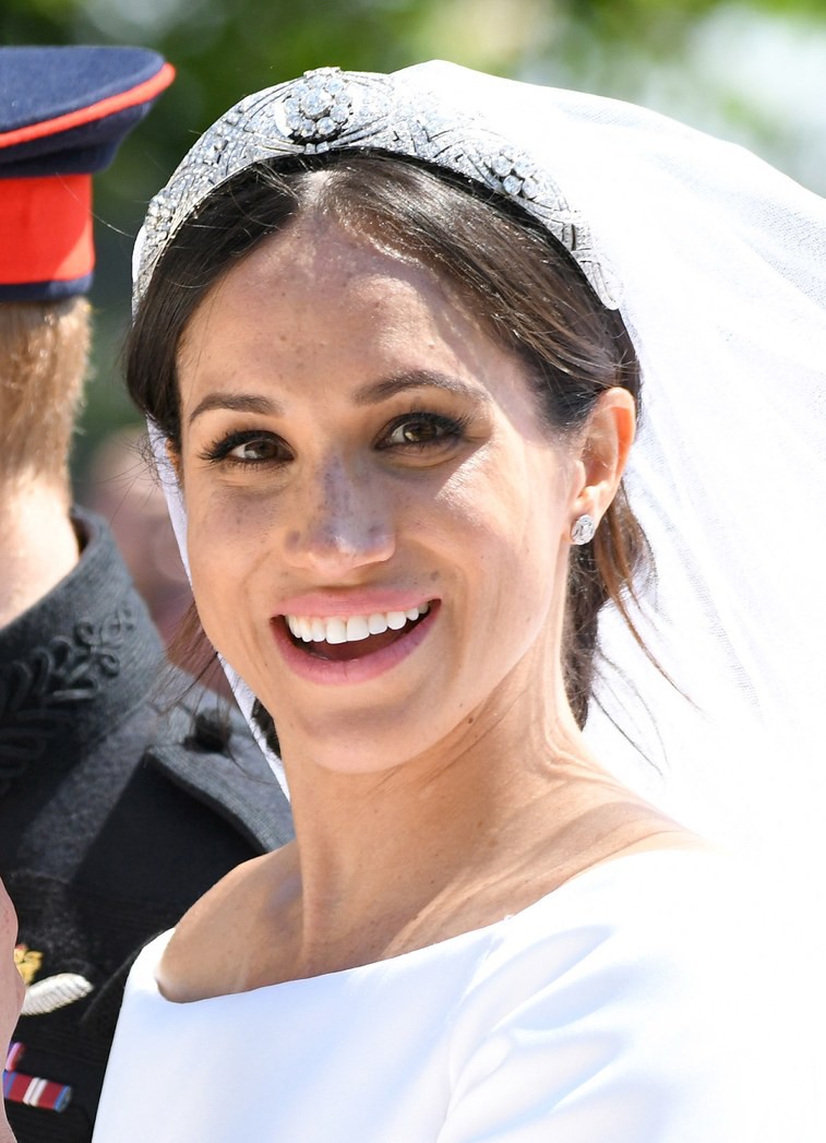 Trong Quatrian shbet hiện đang mở Hoàng gia diễn ra vào 19/5, Công nương Meghan gây bất ngờ khi chọn kiểu makeup nhẹ nhàng quen thuộc của mình, gần như không có bất cứ sự 