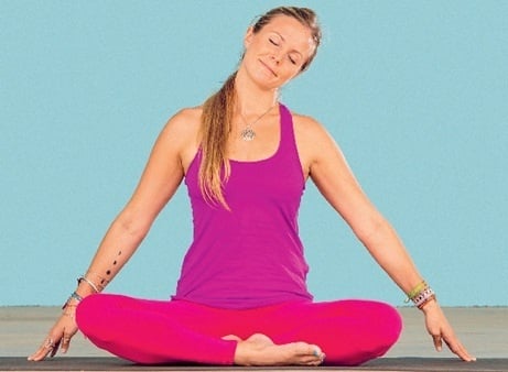 6-reduce-face-fat-by-practising-yoga-114226016