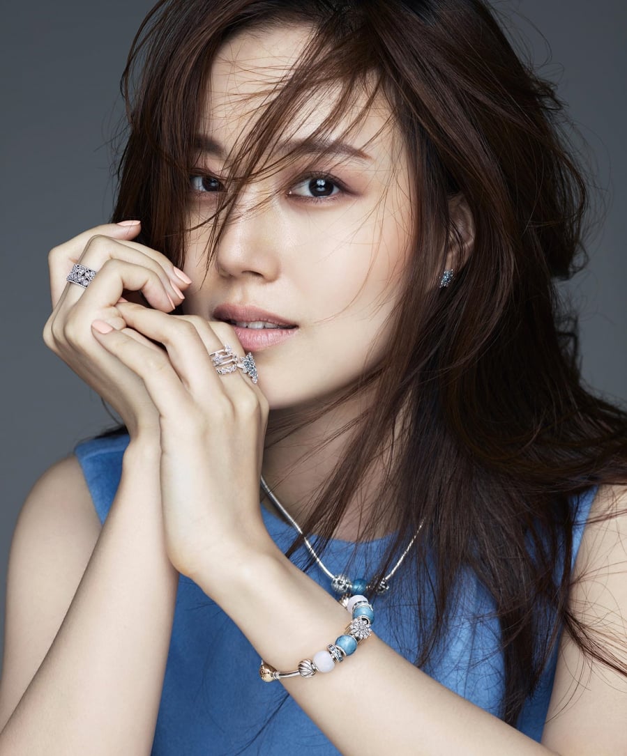 nhung-nu-than-cuoi-8x-thanh-cong-nhat-lang-giai-tri-han-hien-nay-db9ee4