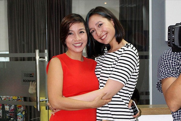 anna-truong-cuoi-rang-ro-ben-me-my-linh-8082b0