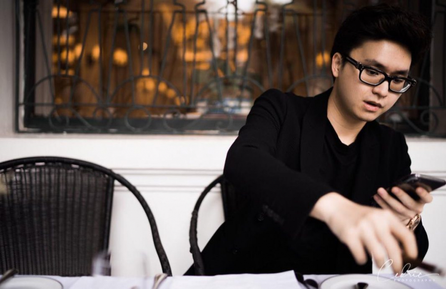 Chồng sắp cưới của Tú Anh có vẻ ngoài khá điển trai.