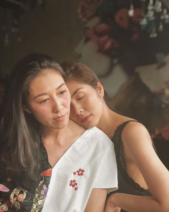 Bức ảnh được Tăng Thanh Hà đăng cách đây không lâu. Bà xã Phạm Anh Khoa gầy gò, tiều tụy.
