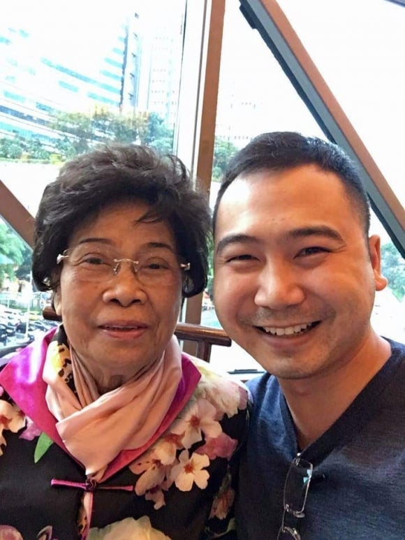 Bà Tư Hường, bà nội của John Tuấn Nguyễn là người đứng đầu 