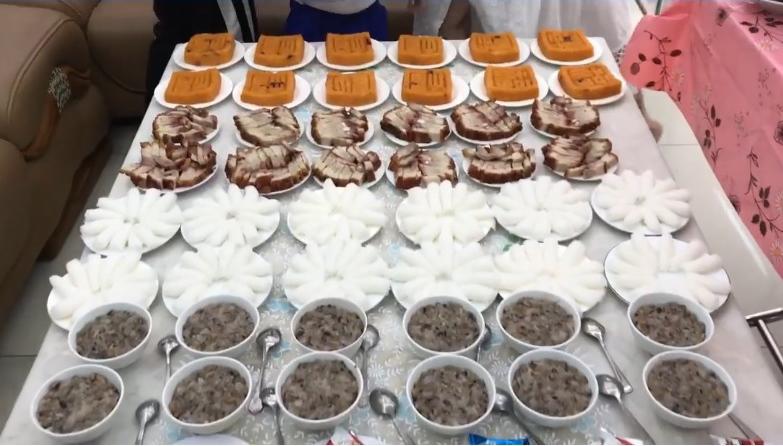 Lễ đầy tháng được tổ chức chu đáo.