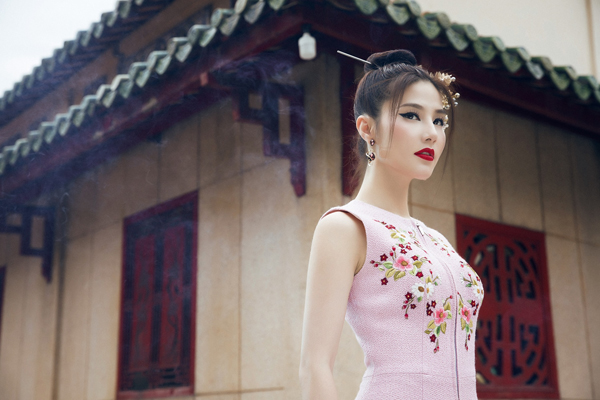 diem-my-9x-kieu-sa-trong-thiet-ke-cua-le-thanh-hoa8