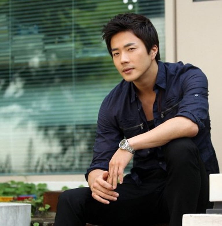 Kwon Sang Woo .