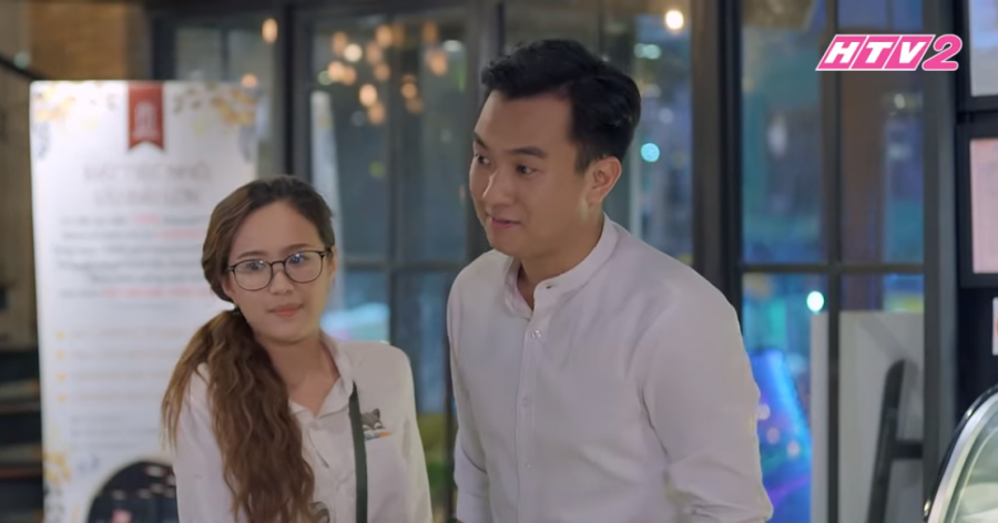 Nhân đi khắp nơi để giới thiệu bạn gái.