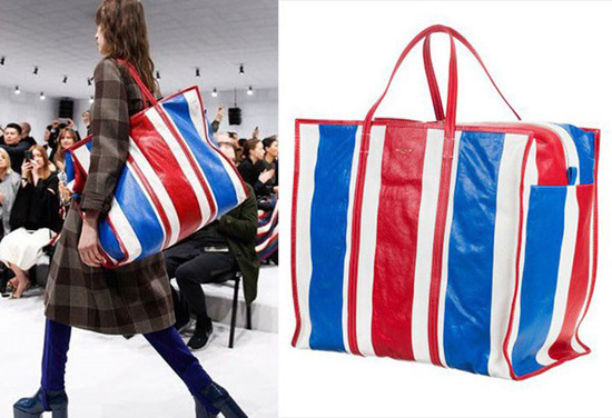 Chiếc túi khó hiểu đến từ nhà mốt Balenciaga khi kiểu dáng giống đến 98% mẫu túi nylon dù của Thái Lan.  Nhưng một bên có giá 3.000 USD (hơn 67 triệu VNĐ) trong khi một bên chỉ có vài chục ngàn đồng.