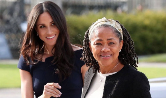 Công nương Meghan nhận được sự động viên từ mẹ ruột khi phải đối mặt  với những tin tức tiêu cực.