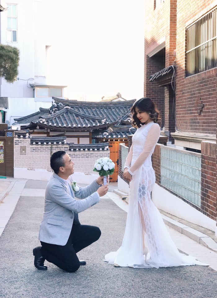 MC Nguyễn Hoàng Linh được bạn trai cầu hôn.