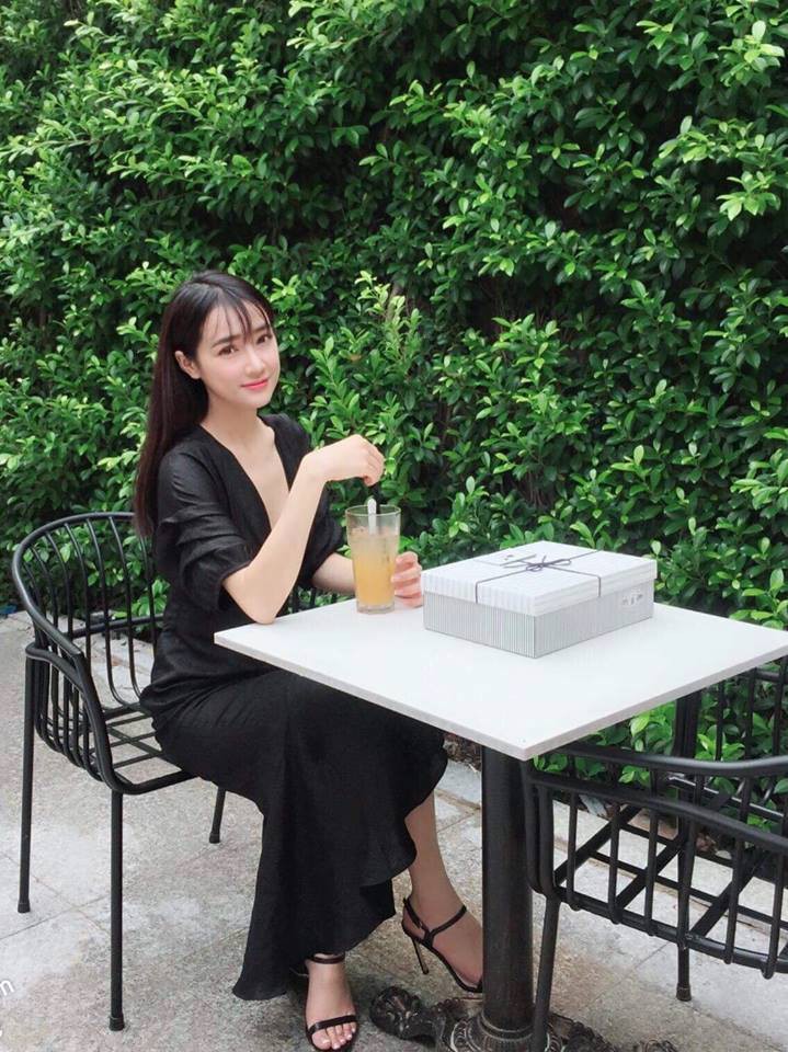 Trông Nhã Phương già dặn hơn nhiều.