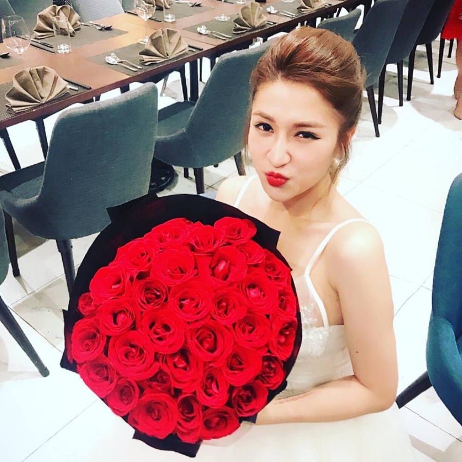 Hot-girl-Van-Navy-chuan-bi-len-xe-hoa-o-tuoi-28-voi-ban-trai-doanh-nhan-van5-1533175072-width960height960