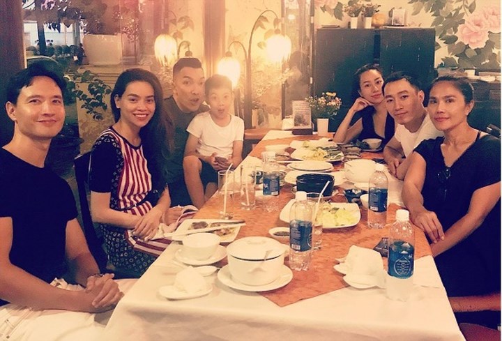 Hồ Ngọc Hà đi ăn cùng Kim Lý.