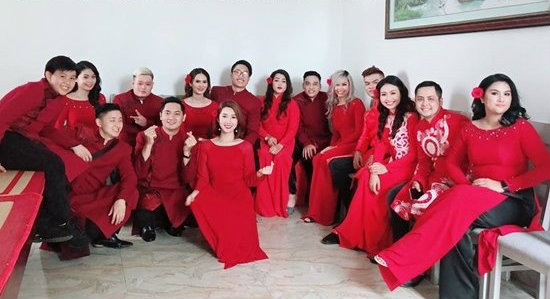 Một số diễn viên Thuý ngân, Lê lộc, Trịnh Duy Anh, Hoàng Linh... và đồng nghiệp, bạn bè đến chia vui cùng Shbet111 slot, casino, thể thao, xổ số cô.