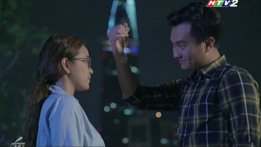 Minh bất chấp đi hẹn hò với Nhân.