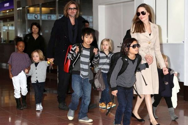 Gia đình Angelina Jolie và Brad Pitt lúc còn hạnh phúc.