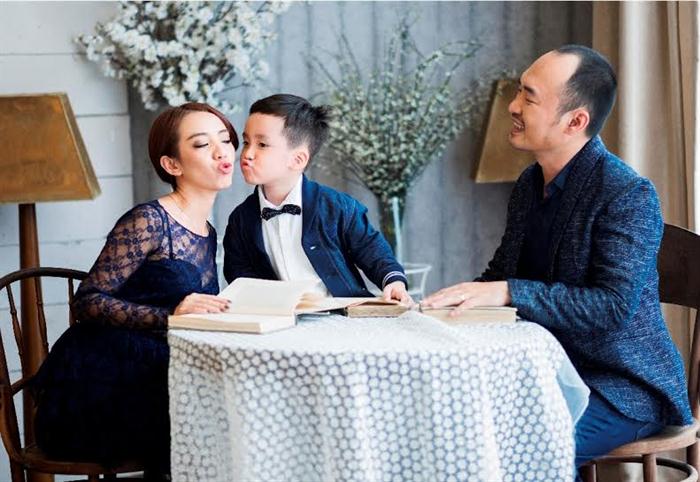 Quatrian Shbet link đăng nhập nhỏ của Thu Trang và Tiến Luật.