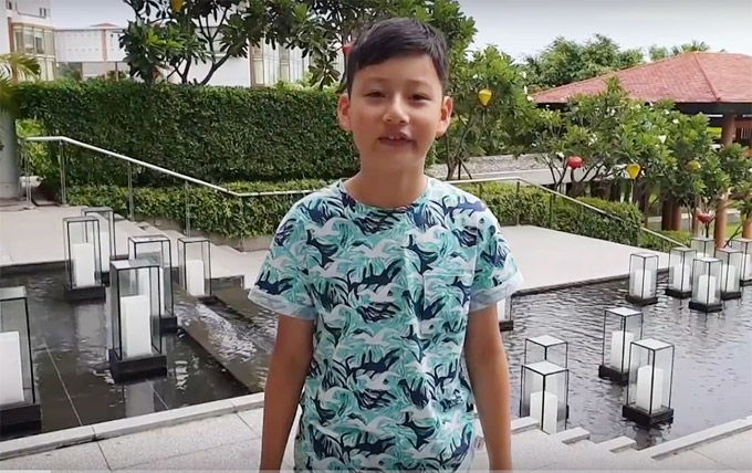 Tối 8/8, Quang Dũng tổ chức tiệc mừng tròn 43 tuổi tại thành phố Hồ Chí Minh. Trước khi nhập tiệc, anh xúc động khi xem video con trai hát tặng. Nam ca sĩ cho biết vào đúng ngày anh bước sang tuổi mới, bé Bảo Nam phải nhập học tại Hà Nội nên không thể bay vào Sài Gòn dự tiệc của bố. Cậu nhóc đã nhờ mẹ quay video hát “Happy Birthday” gửi đến bố. Quang Dũng cho biết năm nay là sinh nhật vui nhất trong đời khi bé Bảo Nam về nước sinh sống sau một thời gian dài ở với ông bà ngoại bên Mỹ. Nhờ vậy, anh có nhiều cơ hội gặp gỡ con trai, đồng thời Bảo Nam cũng gần gũi hơn với bên nội. Trước đó, giọng ca gốc Quy Nhơn mua nhà ở Mỹ để tiện đi lại, thăm con. Bảo Nam sinh năm 2008. Cậu bé là 
